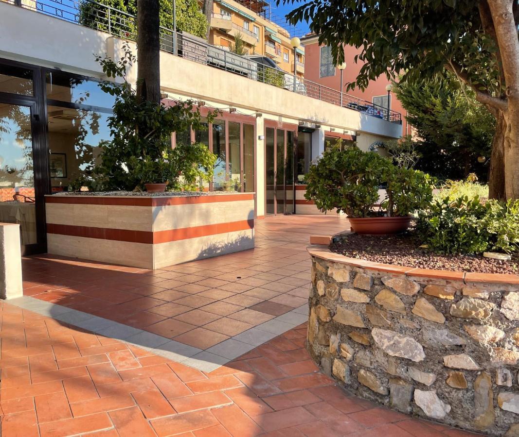 Hotel Miramare Imperia Luaran gambar