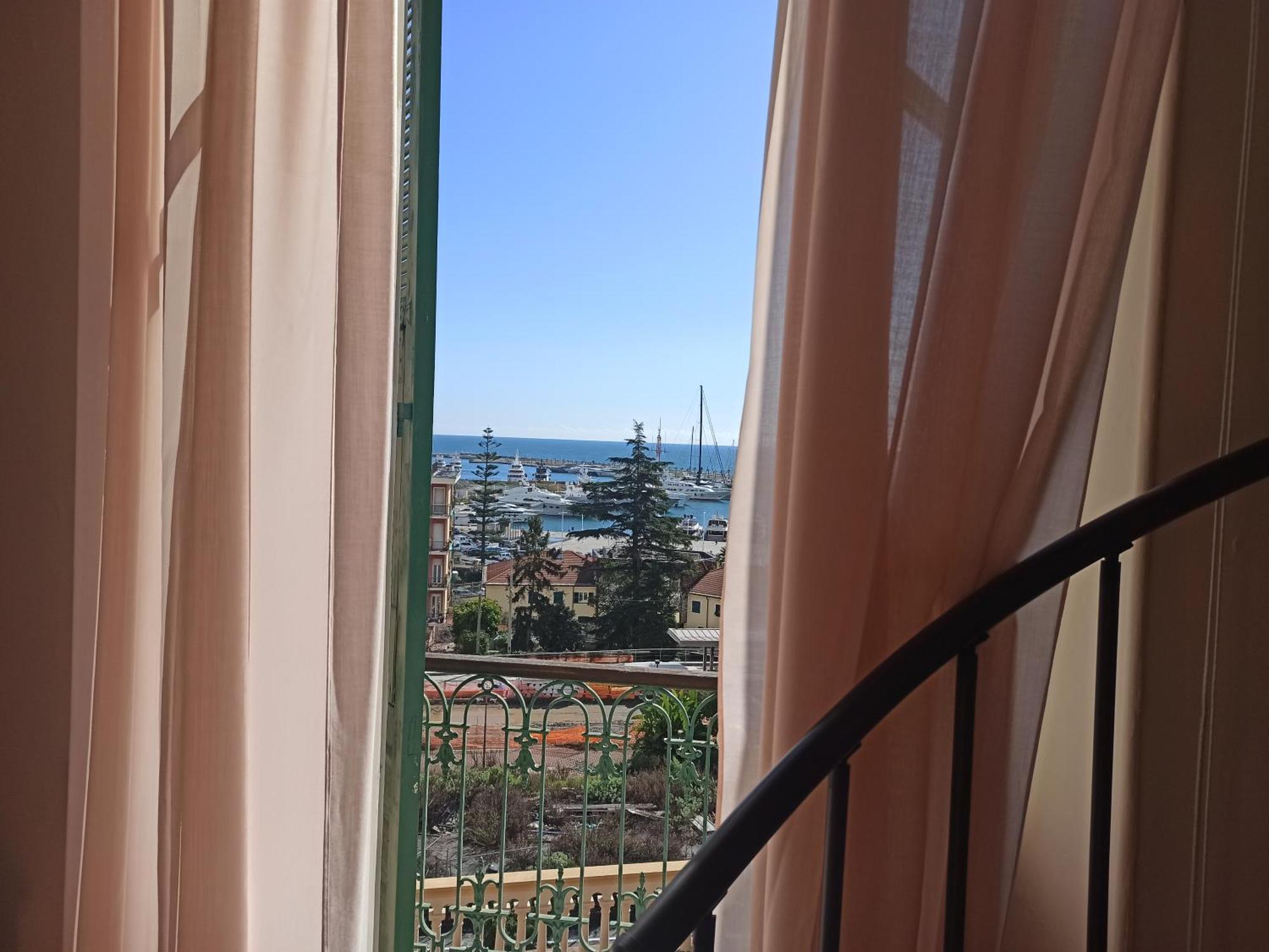 Hotel Miramare Imperia Bilik gambar