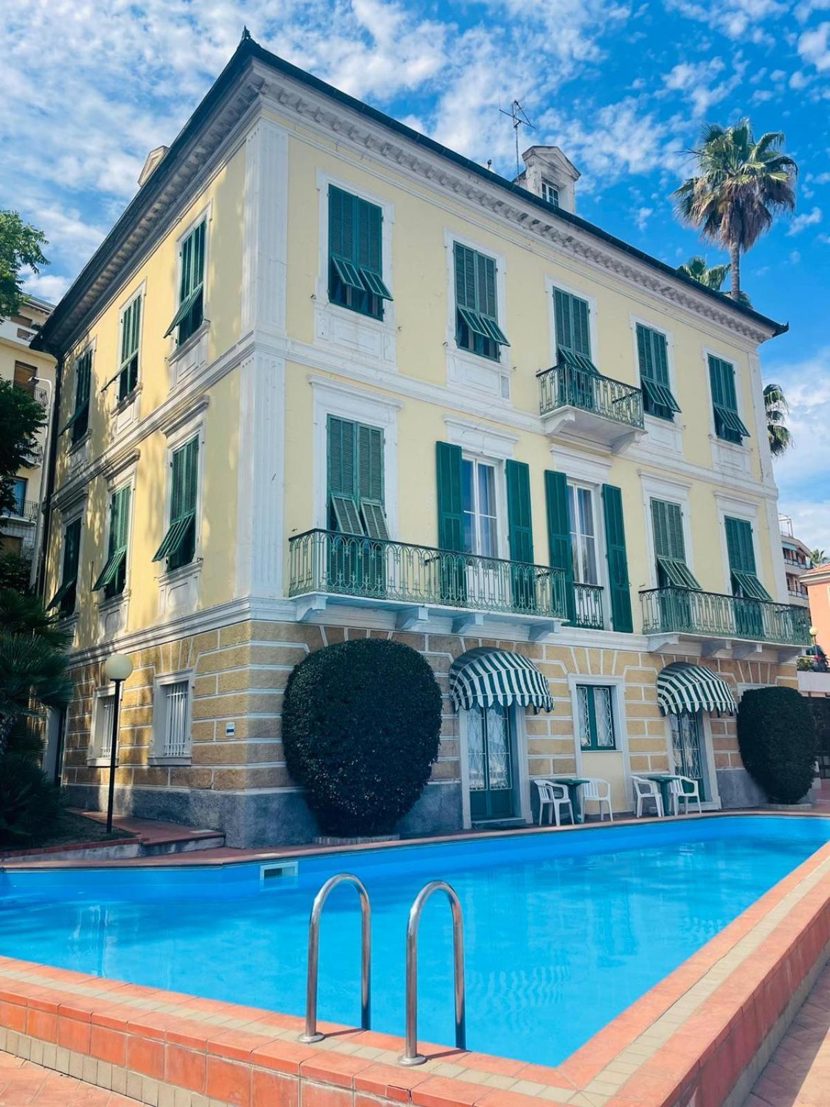 Hotel Miramare Imperia Luaran gambar