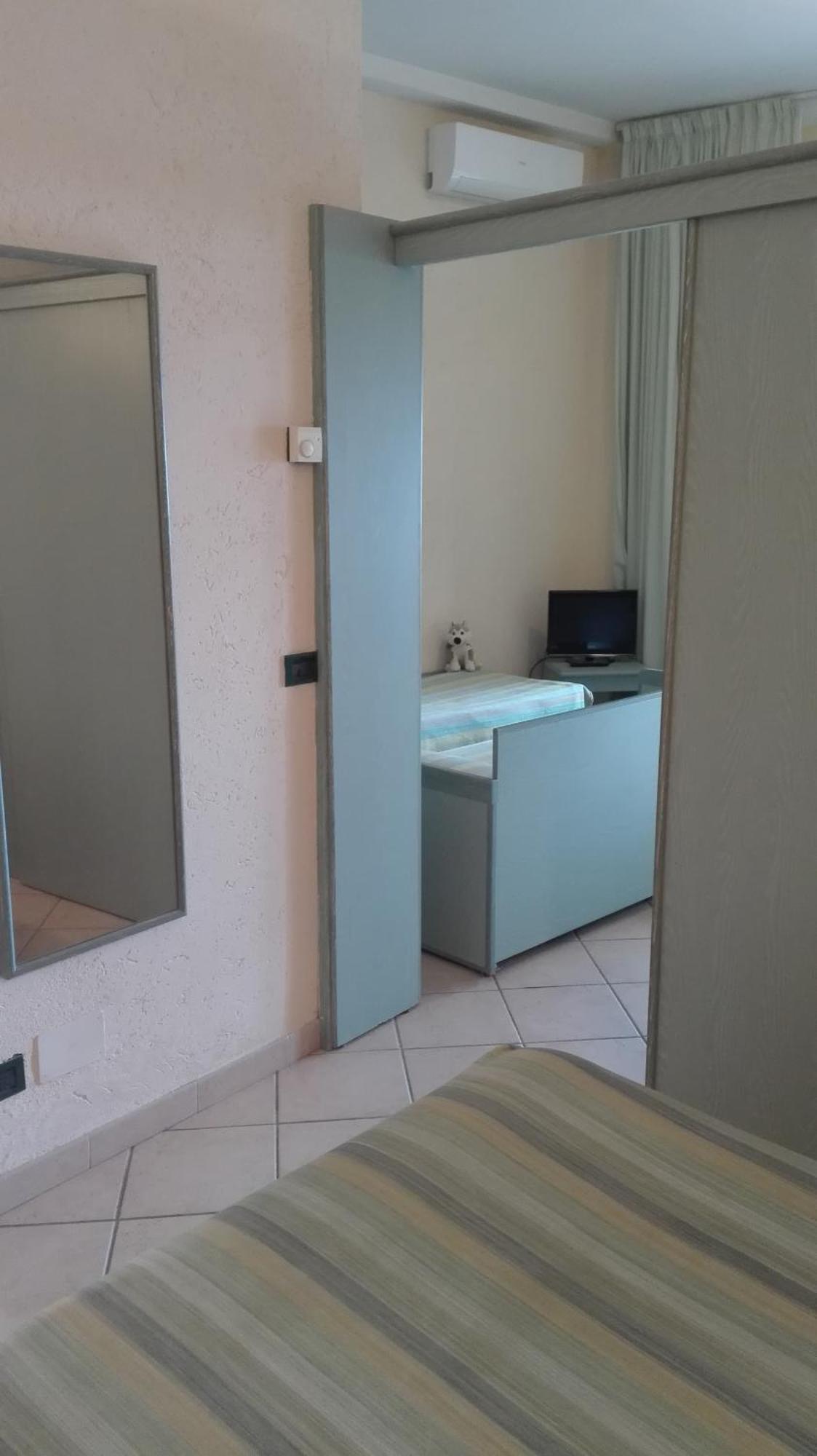 Hotel Miramare Imperia Bilik gambar