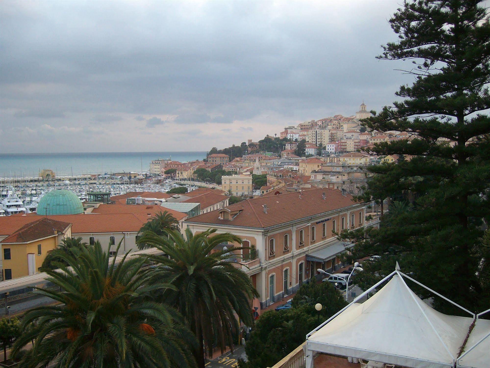 Hotel Miramare Imperia Luaran gambar