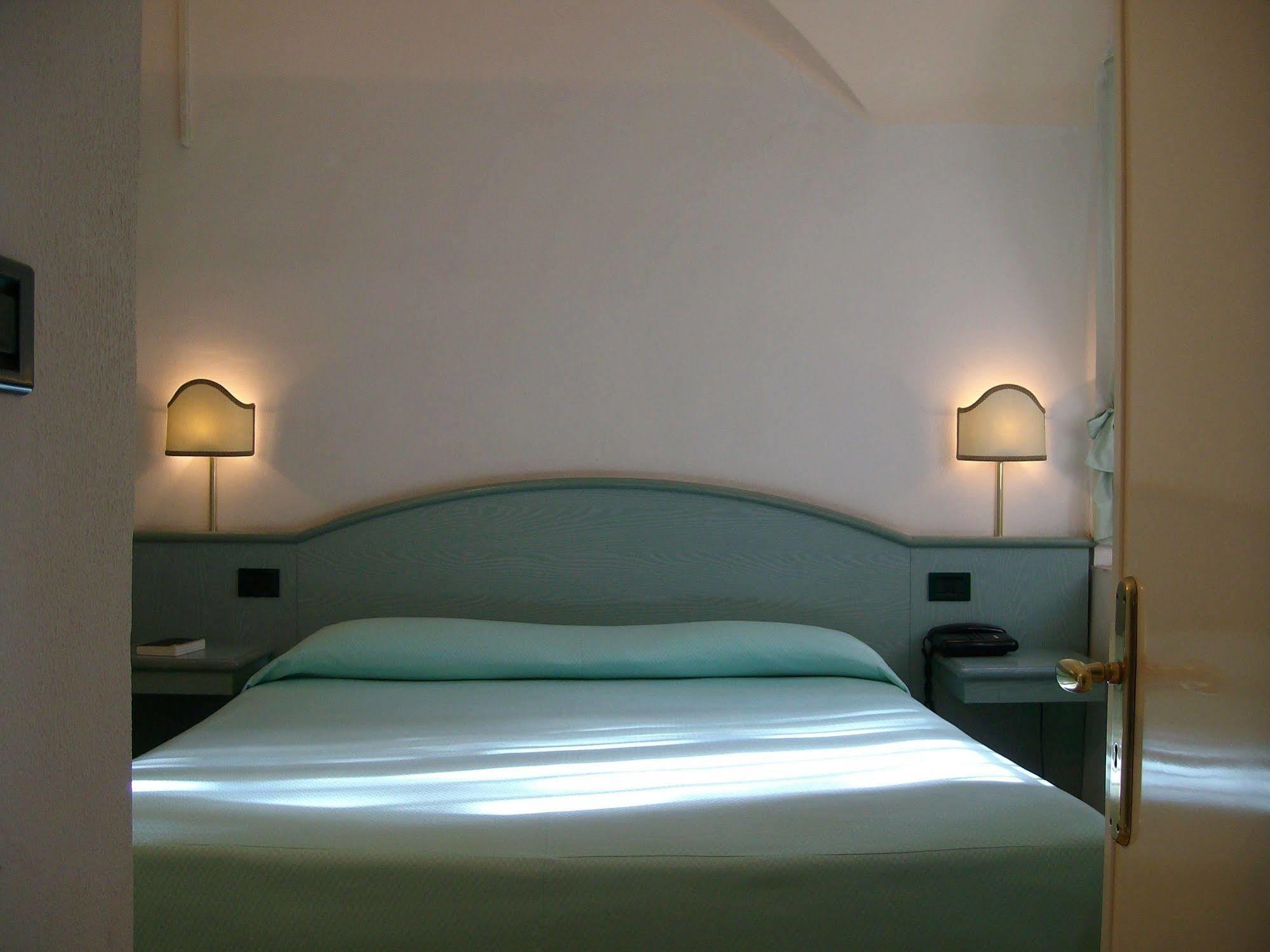Hotel Miramare Imperia Luaran gambar