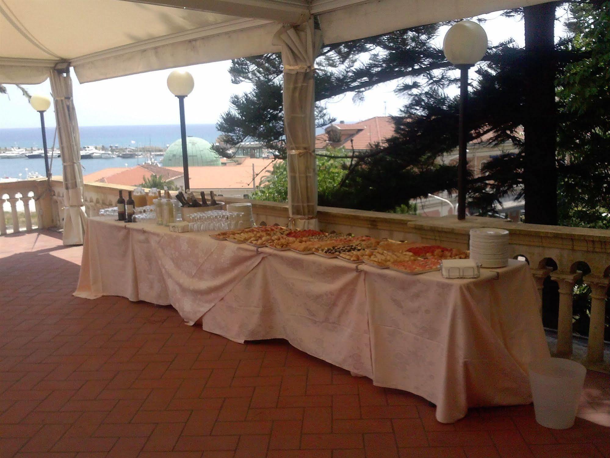 Hotel Miramare Imperia Luaran gambar
