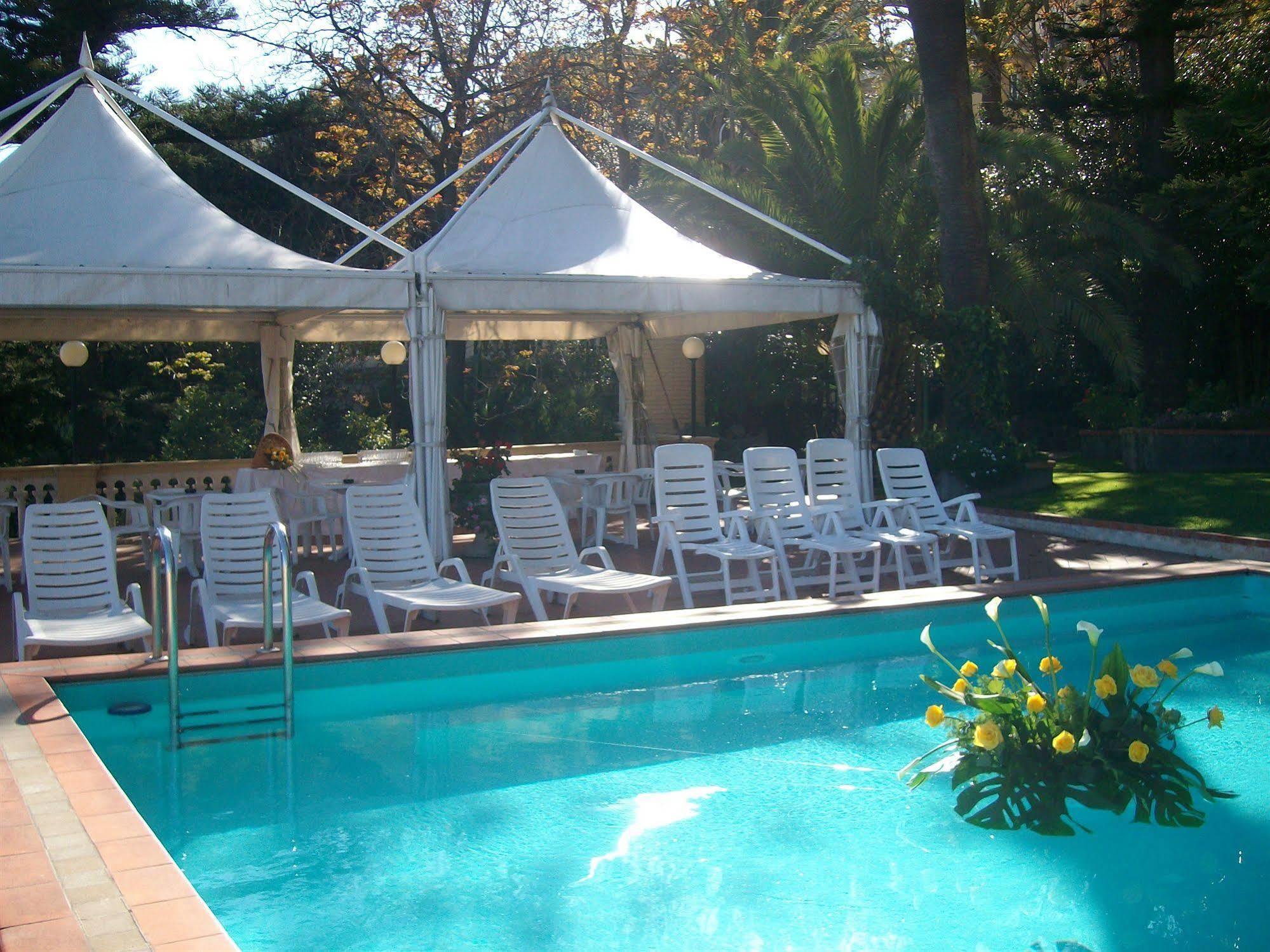 Hotel Miramare Imperia Luaran gambar