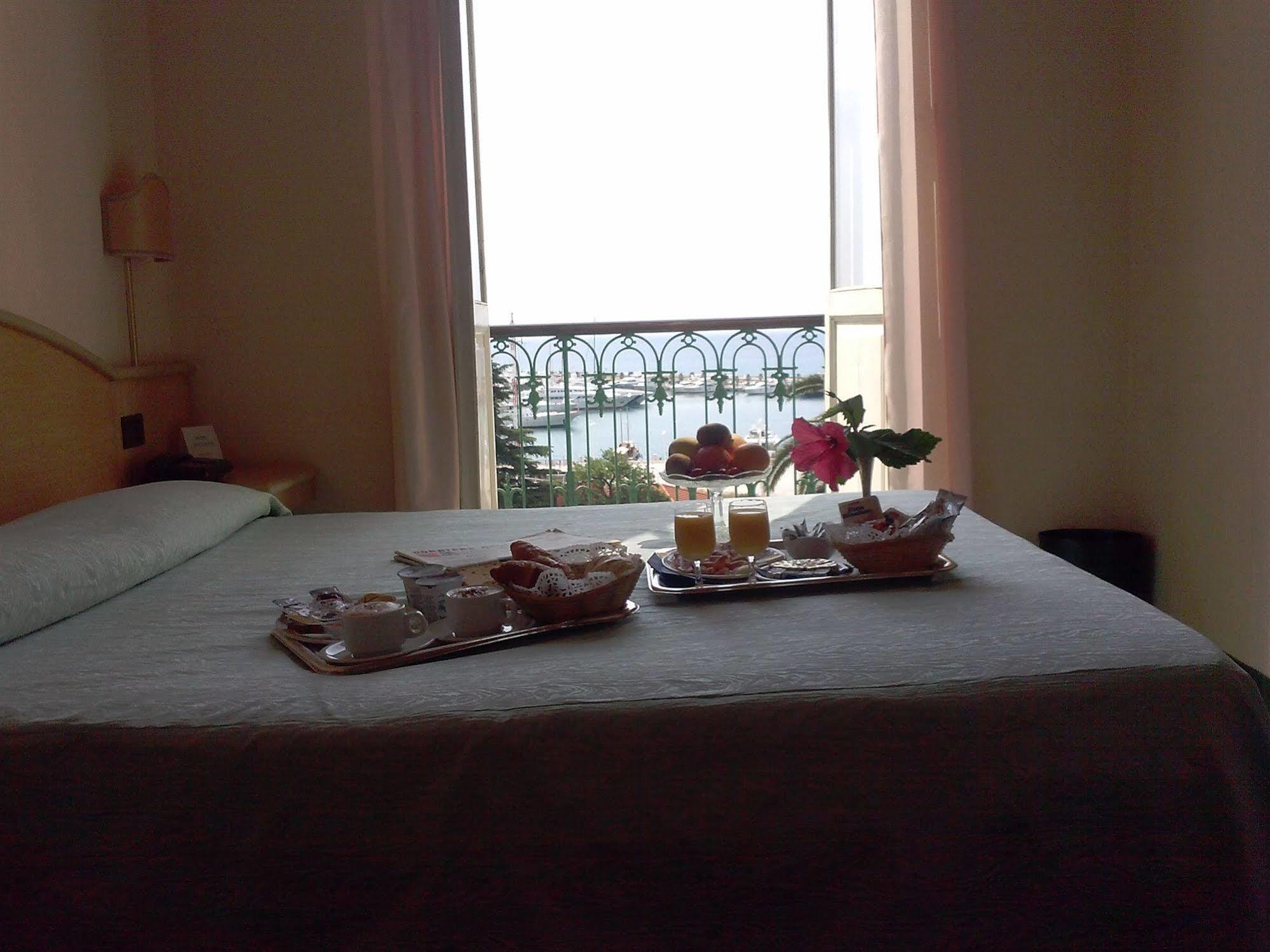 Hotel Miramare Imperia Luaran gambar