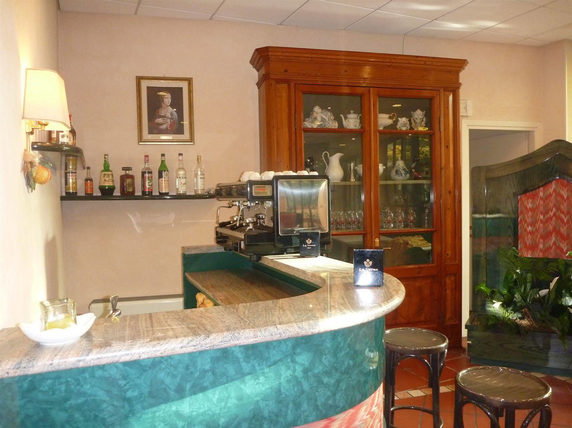 Hotel Miramare Imperia Luaran gambar