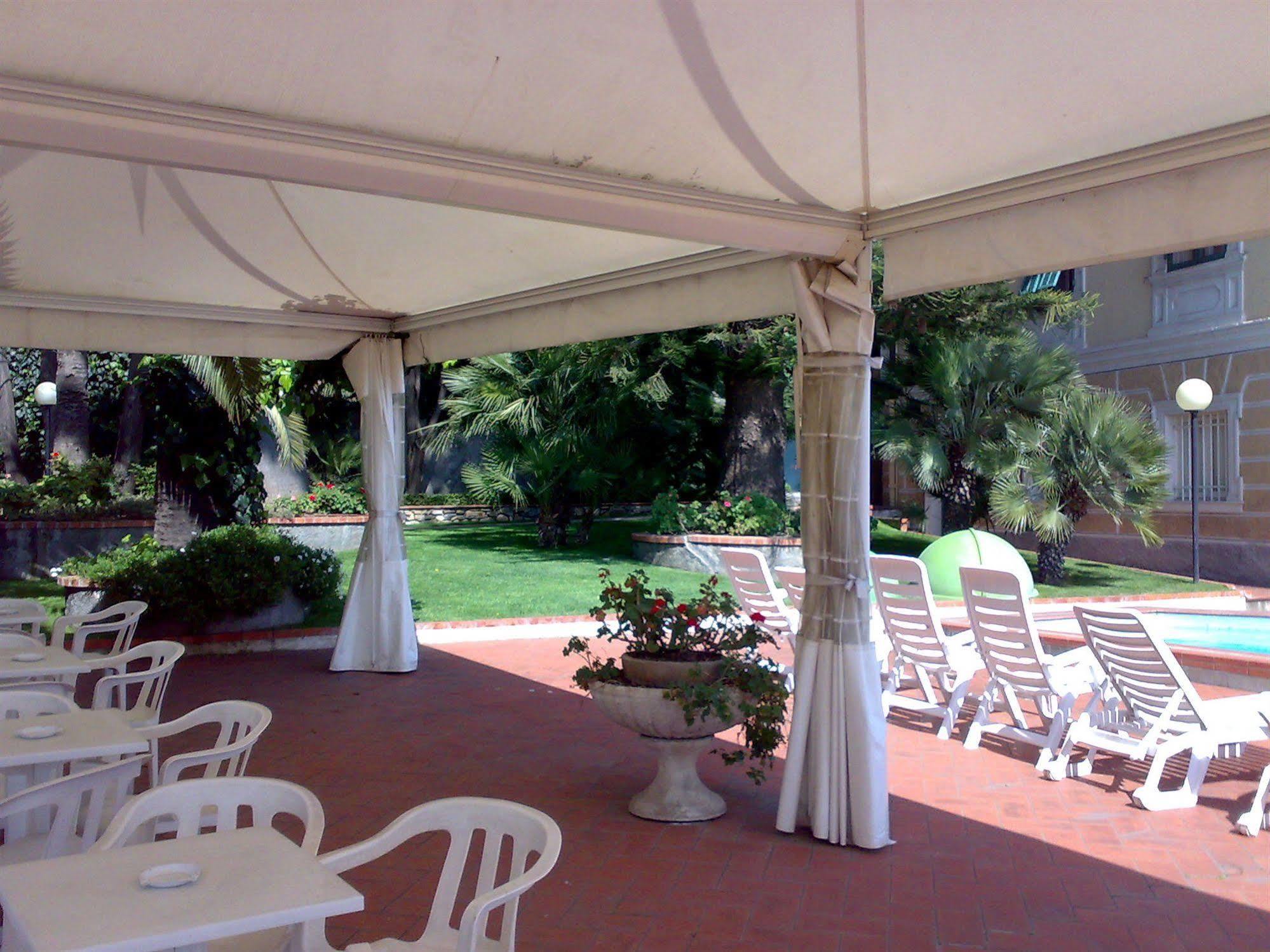 Hotel Miramare Imperia Luaran gambar