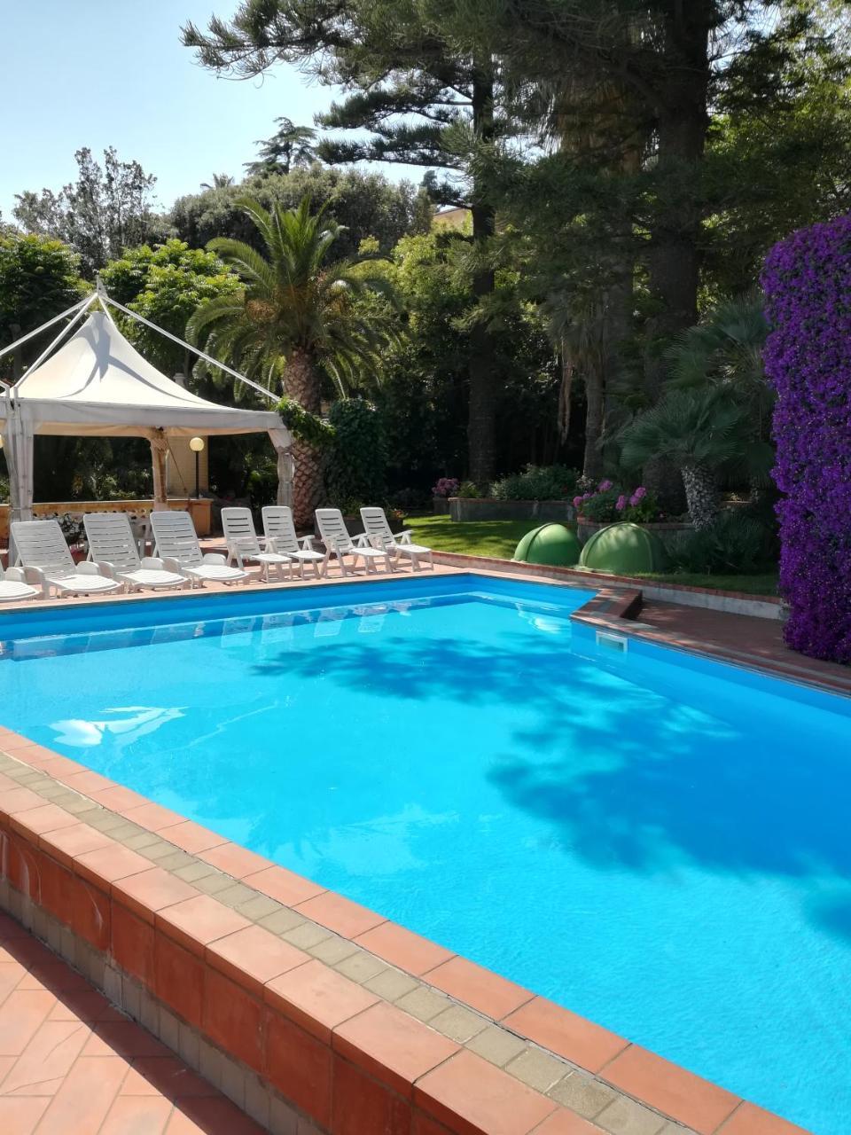 Hotel Miramare Imperia Luaran gambar