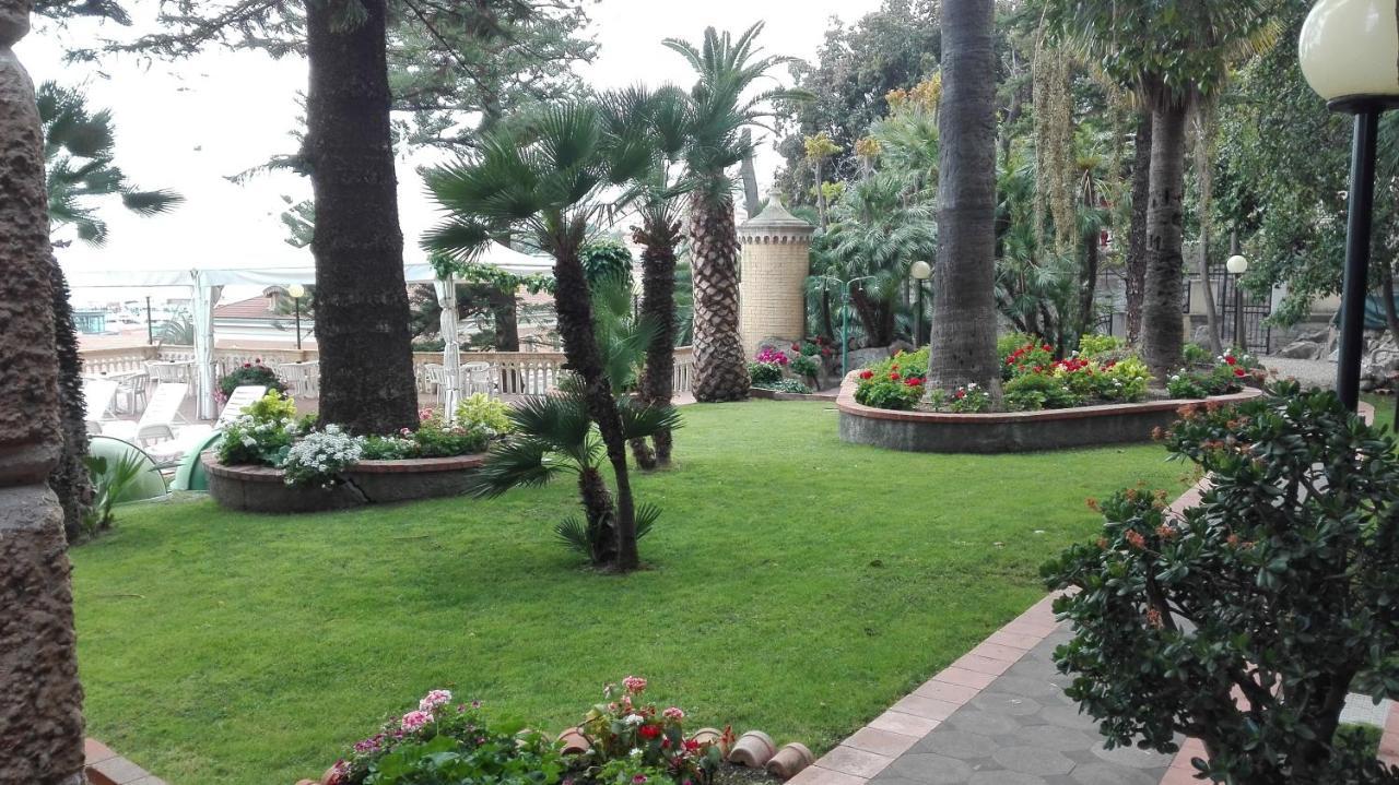 Hotel Miramare Imperia Luaran gambar